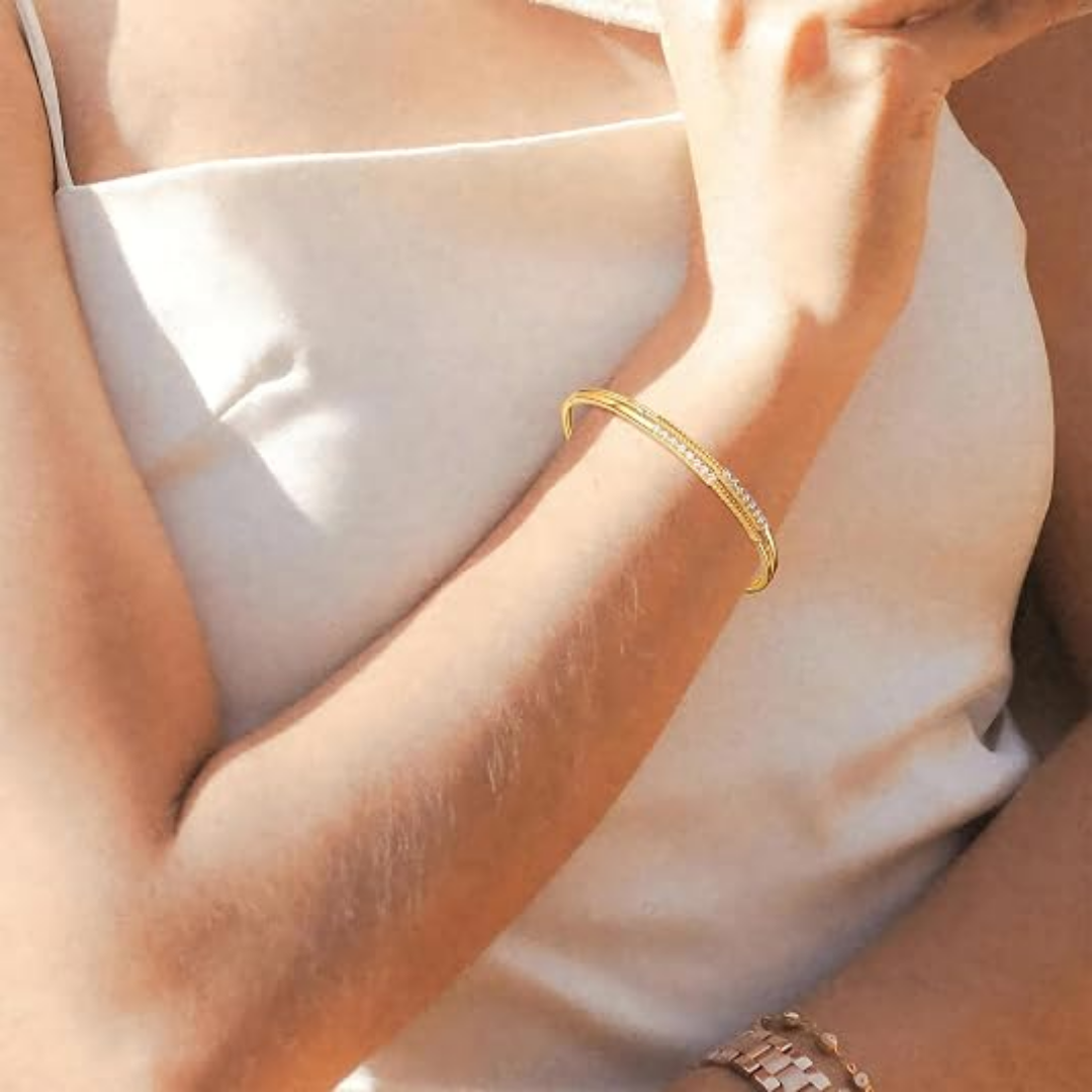 Tilla – Eleganter Armreif mit funkelndem Zirkonia-Steinbesatz